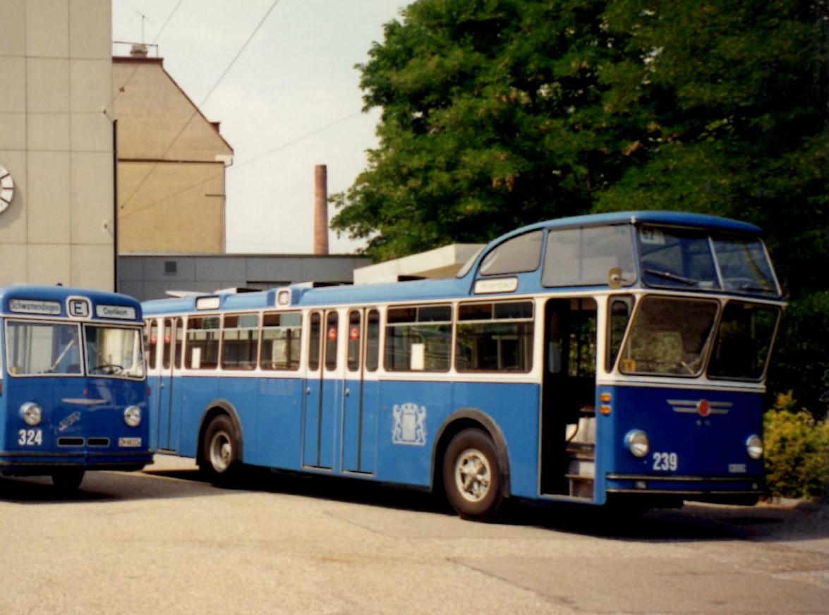 (MD460) - Aus dem Archiv: VBZ Z�rich - Nr. 239/ZH 131'239 - FBW/T�scher Hochlenker (ex Kamm, Schlieren; ex VBZ Z�rich Nr. 239; ex VBZ Z�rich Nr. 219) im August 1997 in Z�rich, Garage Hardau 