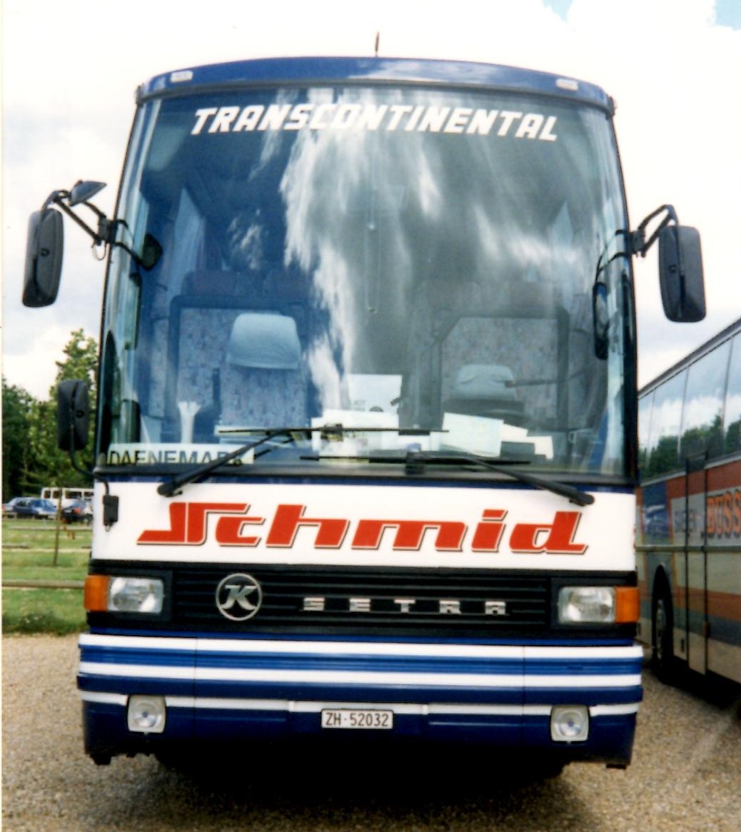 (MD476) - Aus dem Archiv: Schmid, Pf�ffikon - Nr. 2/ZH 52'032 - Setra im August 1995