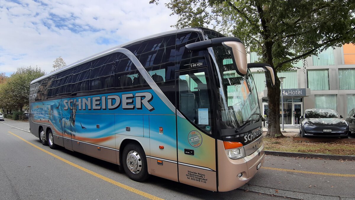 Setra S 416 HDH  Trisan , SO 20457, in Solothurn Busparkplatz Sch�nzlistrasse, Schneider Reisen und Transport AG, Langendorf, Aufgenommen am 19. Oktober 2021 