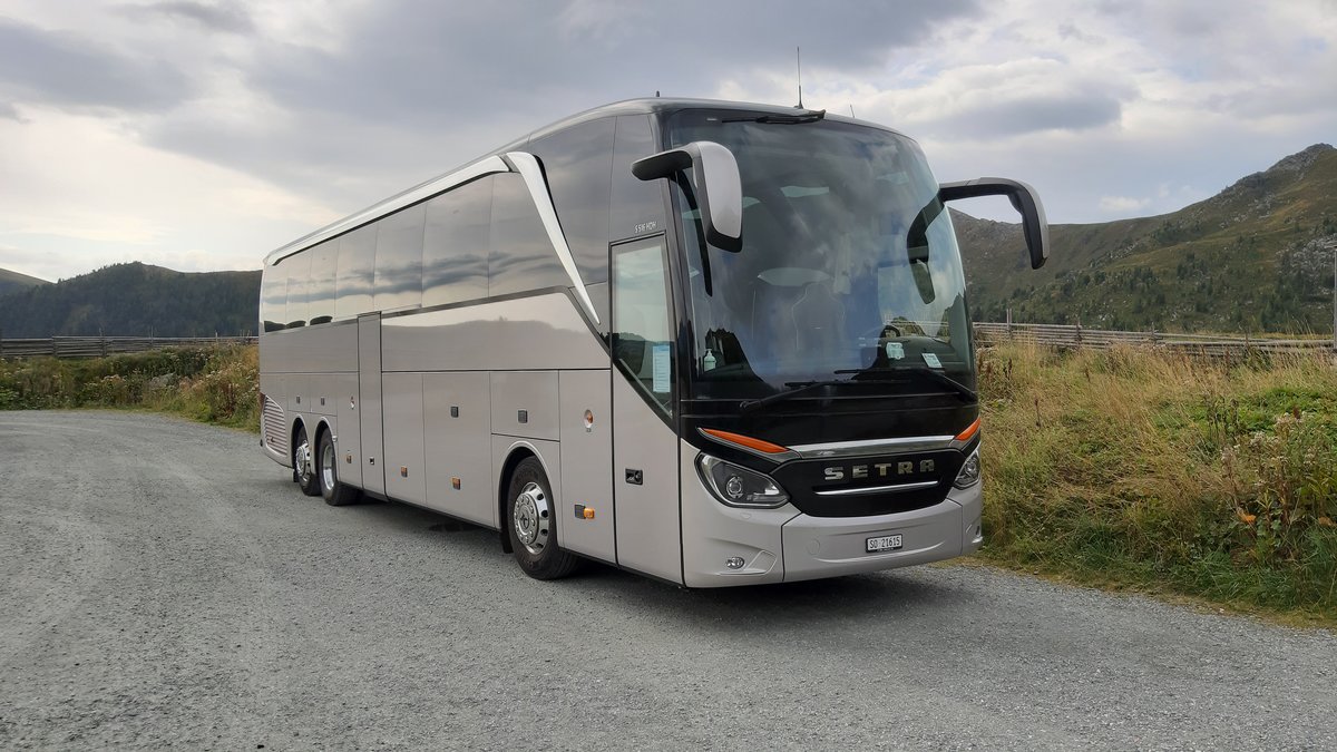 Setra S516 HDH, Schneider Reisen & Transport AG, Langendorf, SO 21615, unterwegs auf der Nockalmpanoramastrasse in K�rtnen