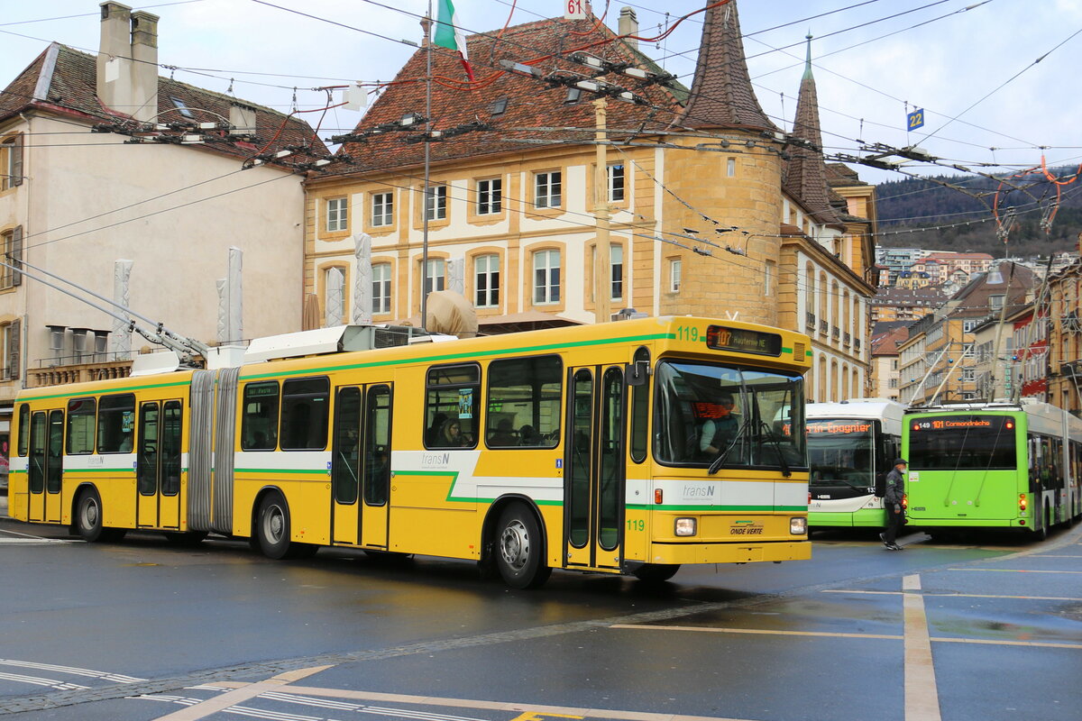 transN, La Chaux-de-Fonds - Nr. 119 - NAW/Hess Gelenktrolleybus (ex TN Neuch�tel Nr. 119) am 14. Dezember 2023 in Neuch�tel, Place Pury (Aufnahme: Martin Beyer)