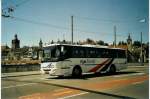 (096'225) - Aus der Tschechoslowakei: Novotn�, Opava - Nr. 10/OPN-02-44 - Karosa am 15. Juli 2007 in Luzern, Bahnhofbr�cke