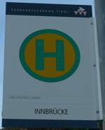 (196'860) - �BB-POSTBUS-Haltestellenschild - Radfeld, Innbr�cke - am 11.