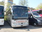 (203'837) - Castell, N�fels - Mercedes am 19.