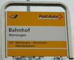 (142'449) - PostAuto-Haltestellenschild - M�nsingen, Bahnhof - am 10.