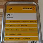 (180'488) - PostAuto-Haltestellenschild - Spl�gen, Dorf - am 23.